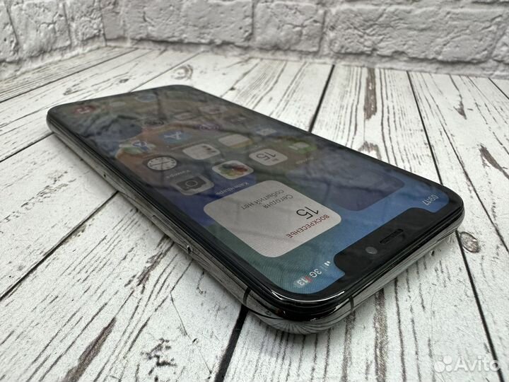iPhone Xs, 64 ГБ