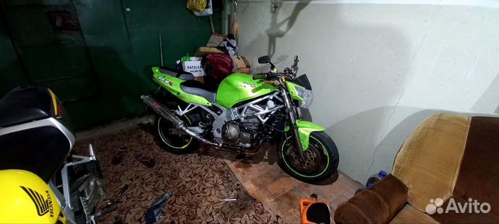 Kawasaki zx9r стритфайтер