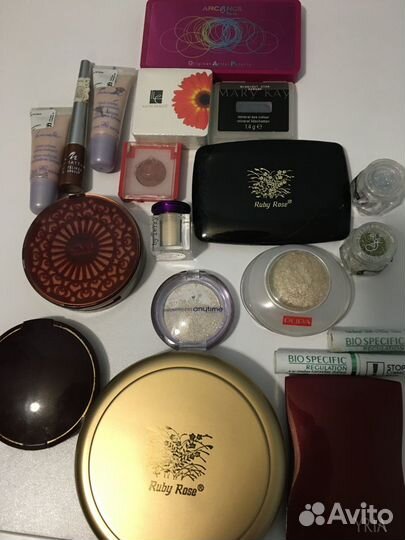 Пробники тональных кремов и полные версии их