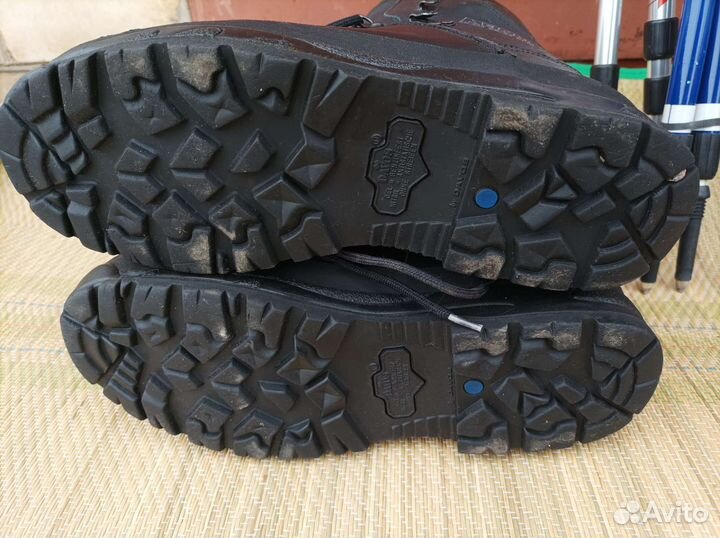 Трекинговые ботинки (Meindl, Jahti Jaht) и палки