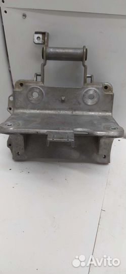 Кронштейн рулевой рейки Skoda Octavia A5