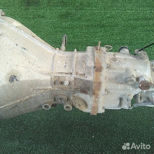 Механическая коробка МКПП nissan datsun D22 TD27 2