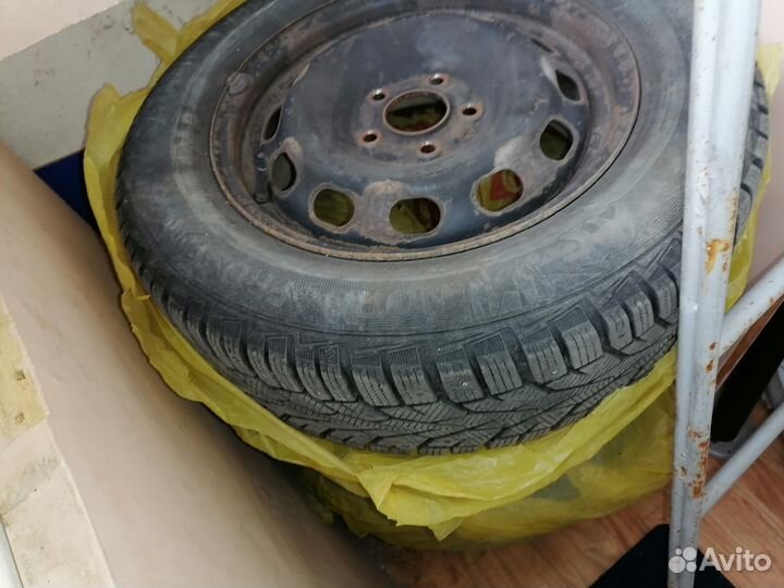 Зимние шины б/у Gisloved 195 65 15 на дисках