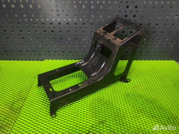 Кронштейн центральной консоли Man Tgx