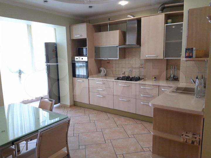 3-к. квартира, 110 м², 3/7 эт.