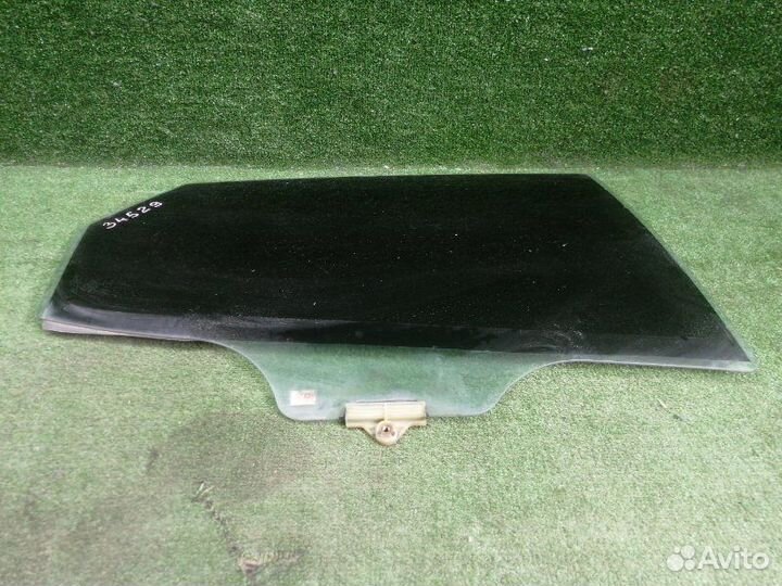 Стекло двери заднее правое Kia Ceed JD G4FA 2013