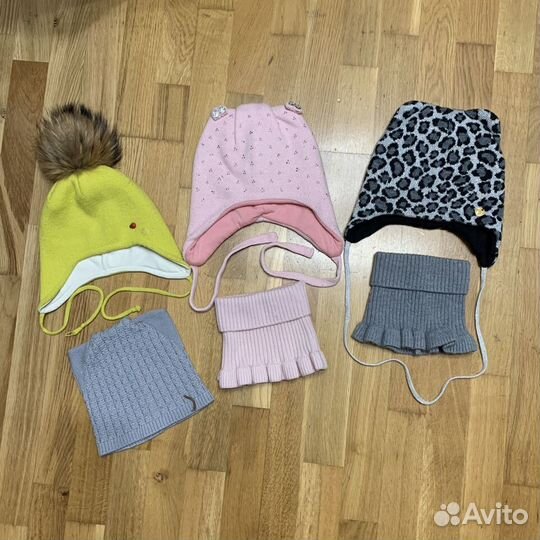 Шапки, манишки для девочки