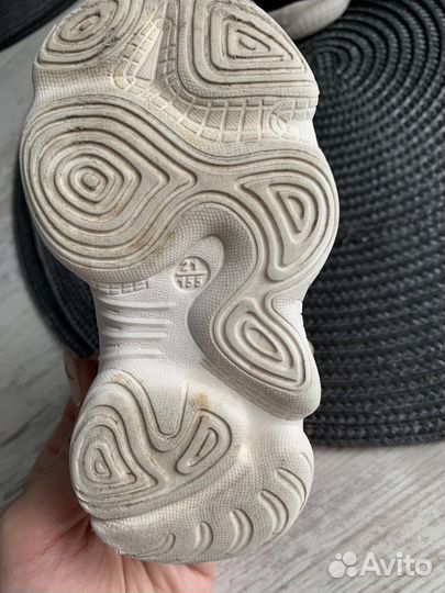 Кроссовки для девочки