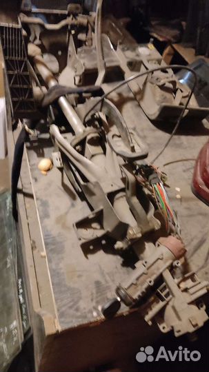 Рулевая стойка, замок педали на бмв 5