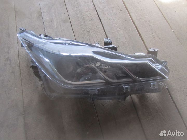 Фара правая toyota corolla e210