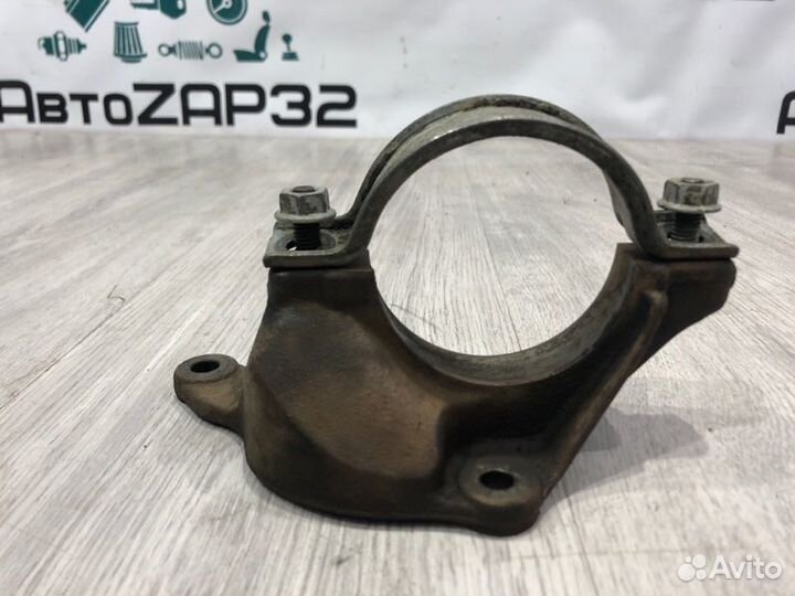 Кронштейн подвесного подшипника Ford Focus CB hwda