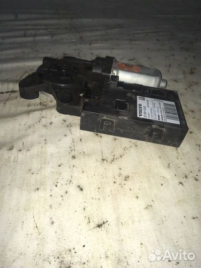 Моторчик стеклоподъемника передний правый Volvo