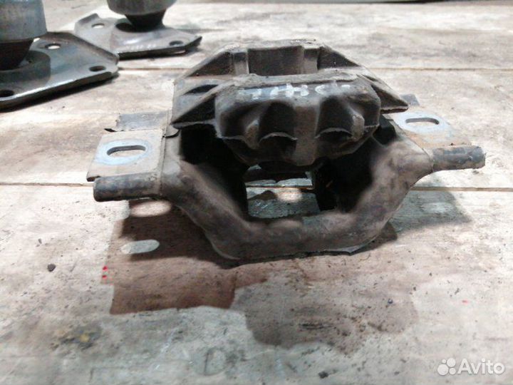 Подушка двигателя Ford Fusion 2005-2012