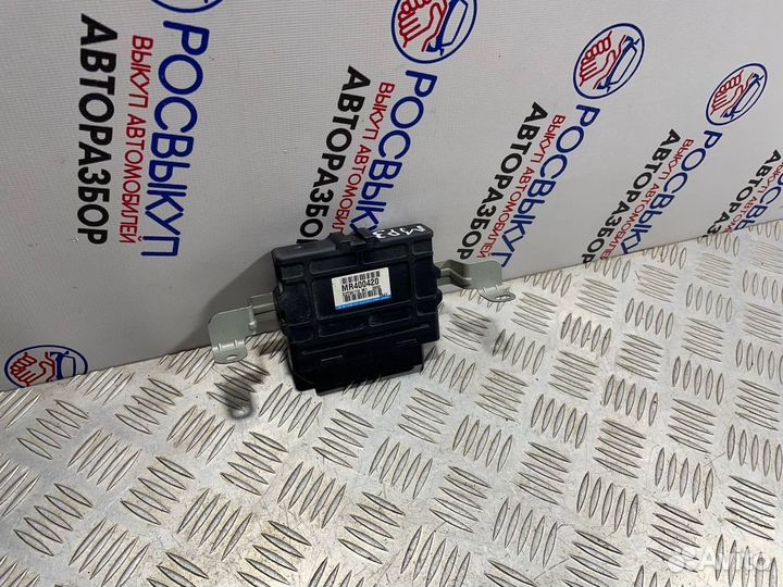 Блок управления ABS Mitsubishi Pajero 3