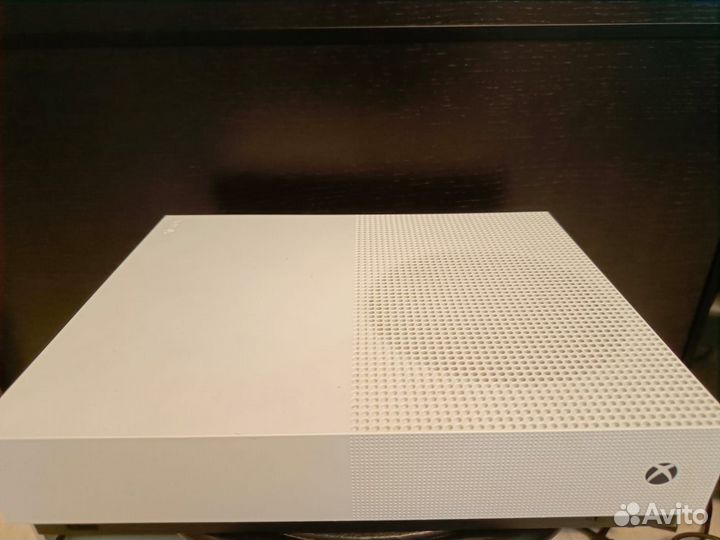 Игровая приставка Xbox One S 1tb