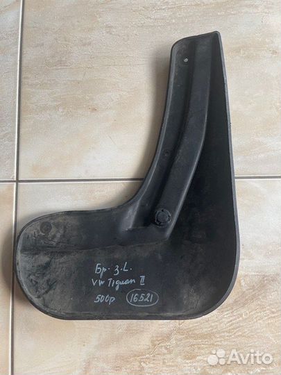 Брызговик задний левый Volkswagen Tiguan 2 С 2017