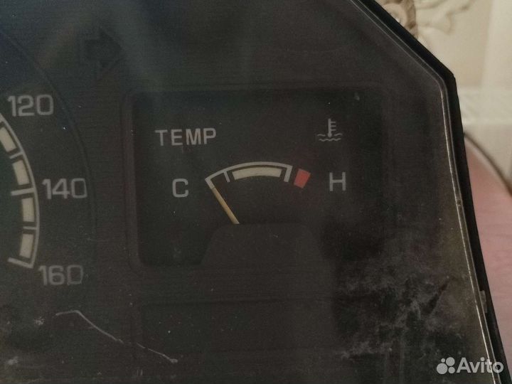 Панель приборов щиток Mitsubishi L300 Delica