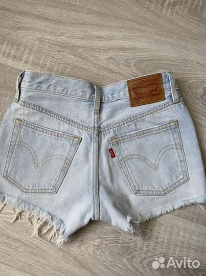 Джинсовые шорты levis