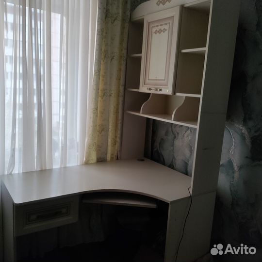 Угловой письменный стол бу