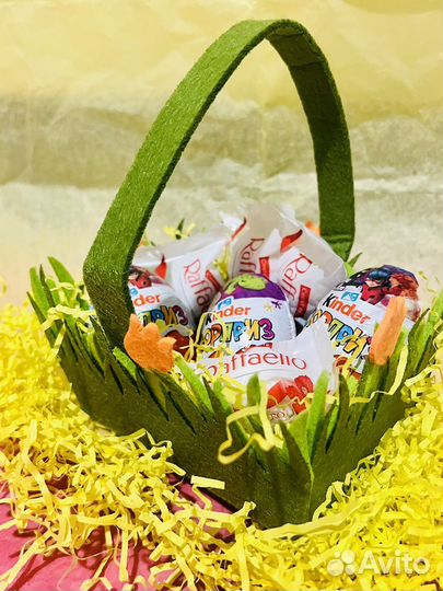 Корзинка шоколада (Киндер+Раффаэлло) пасха
