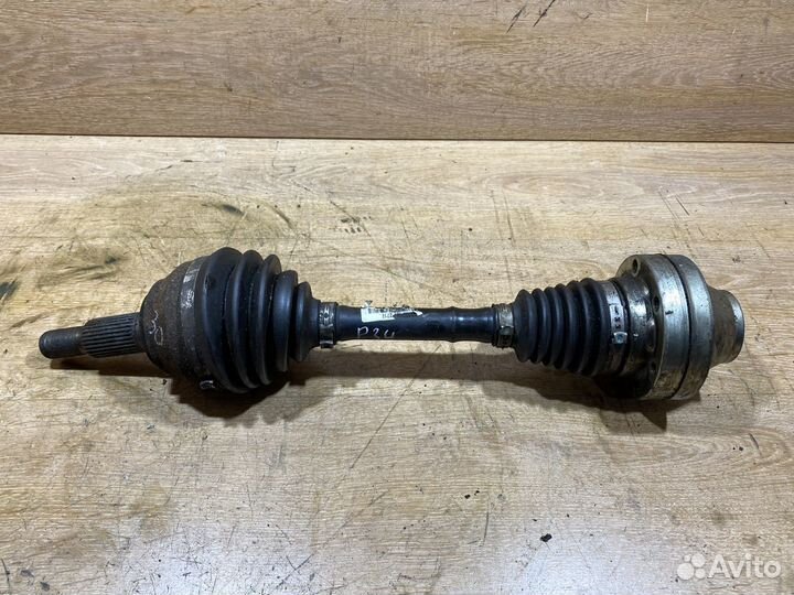 Приводной вал правый VW Touareg GP 4,2 АКПП P34