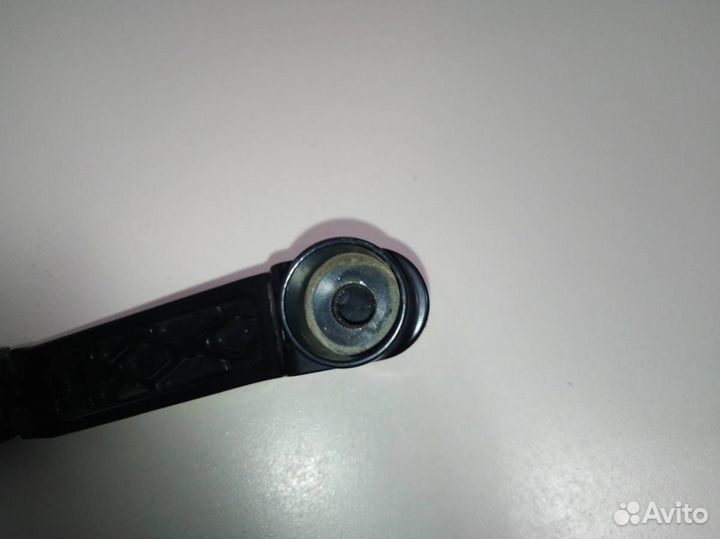 Поводок стеклоочистителя передний правый Mazda CX