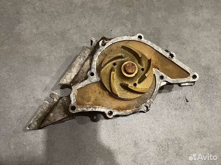 Помпа audi 80 100 A4 A6 2,6-2,8