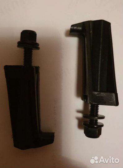 Фиксатор крючок скребка снегохода BRP Ski-Doo