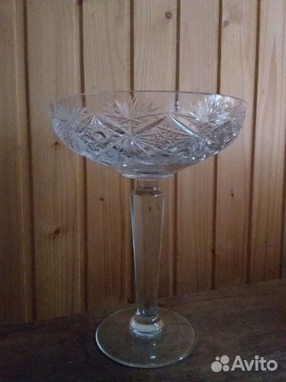 Ваза хрустальная высокая, СССР, отложена