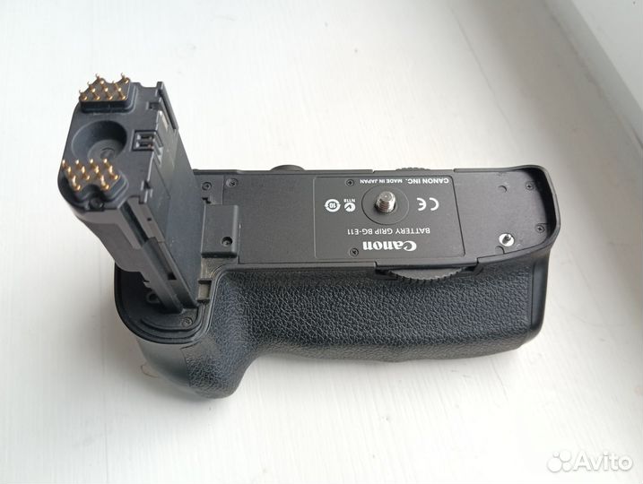 Батарейный блок Canon BG-E11