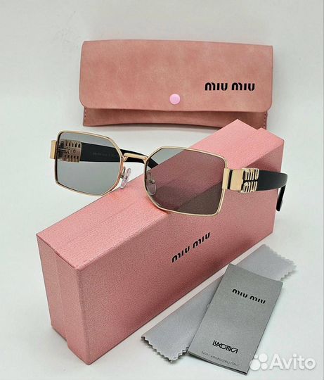 Солнцезащитные очки женские Miu Miu