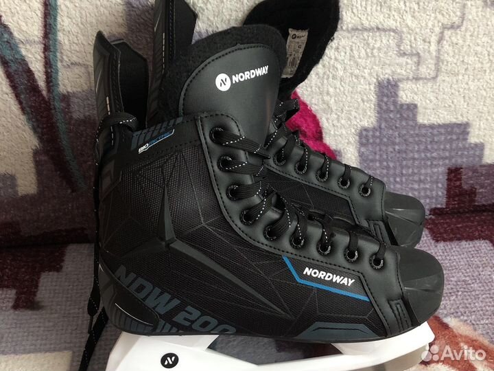 Коньки хоккейные 42 размер