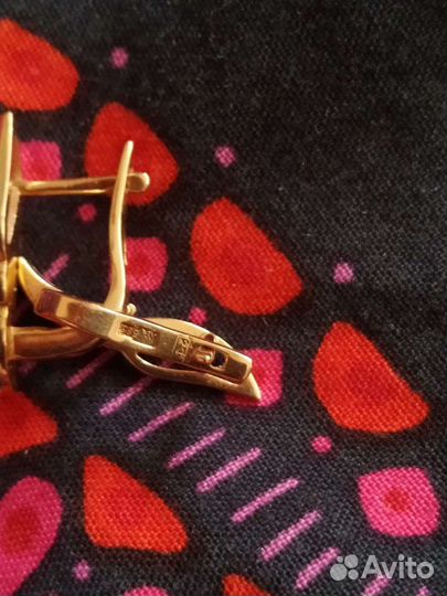 Золотые серьги