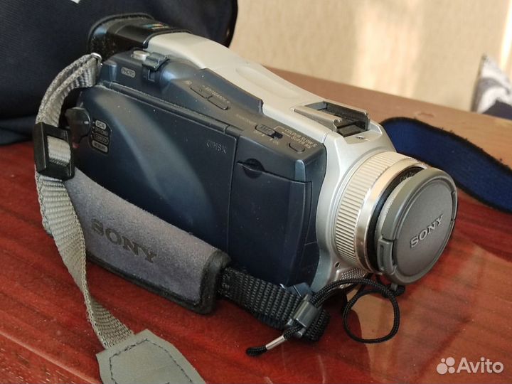 Видеокамера Sony DCR-TRV27E