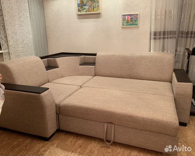 Диван угловой, раскладной, с полками