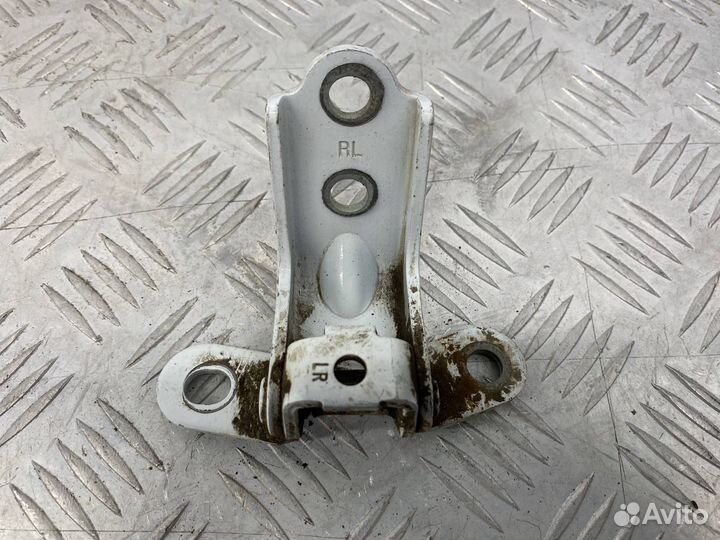 Б/У петля двери задний правый Kia Rio 3 UB D4FC