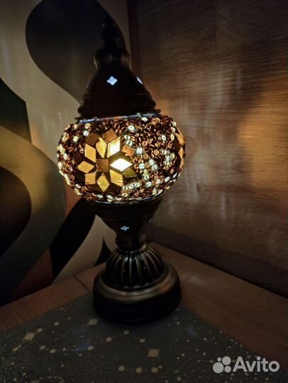 Настольная лампа