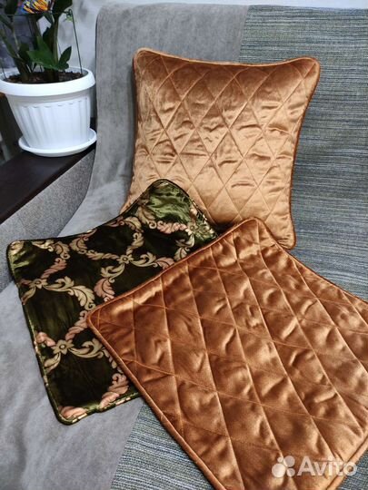 Декоративные бархатные и шёлковые подушки