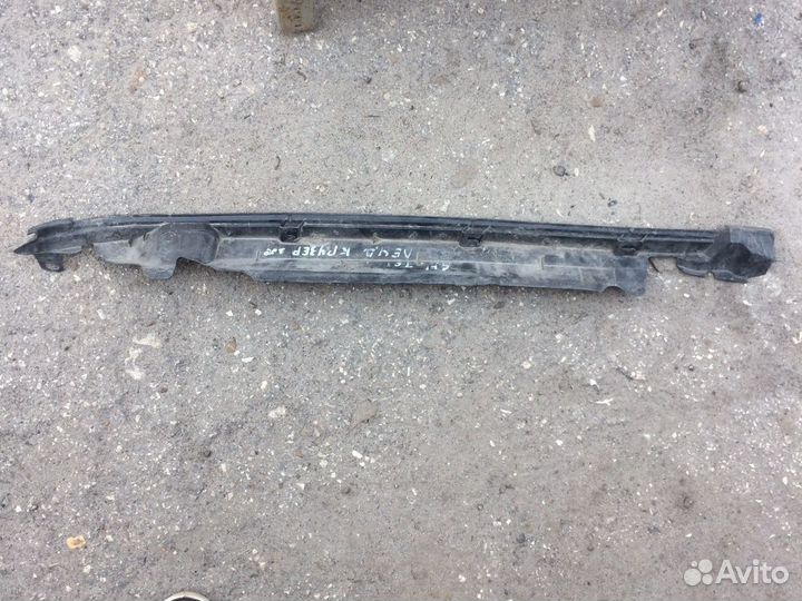 Накладка переднего левого крыла land cruiser 200