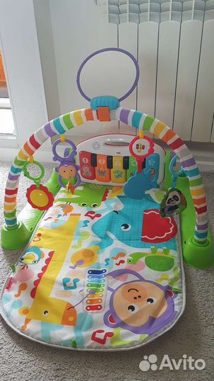 Развивающий коврик fisher price с пианино