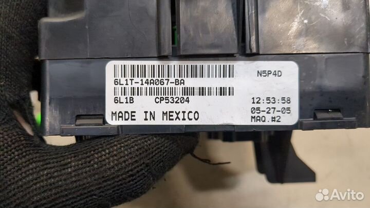 Блок предохранителей Lincoln Navigator, 2006