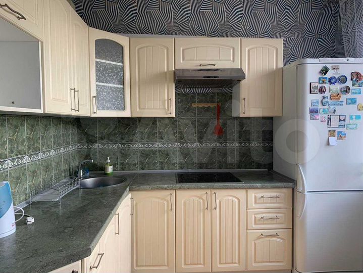 Комната 18 м² в 3-к., 8/12 эт.