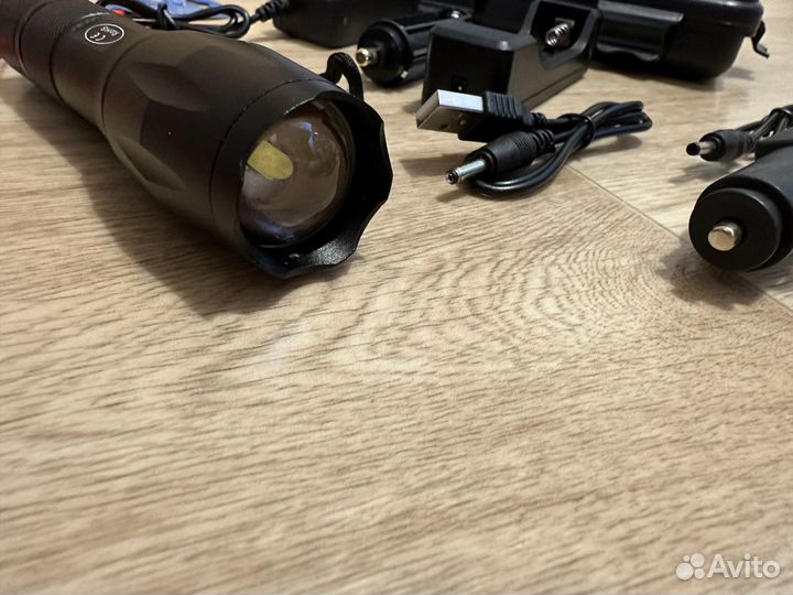 Подарок мужчине Фонарик shustar V6