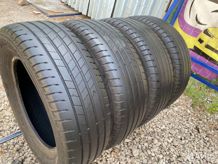 Bridgestone Turanza T005 225/65 R17