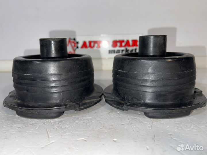 Сайлентблоки балки моста новые Opel Omega A