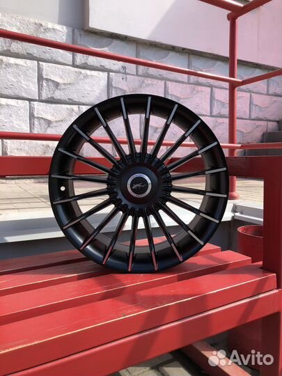 Литые диски R17 7.0 5x114.3 ET38 d67.1 cbmf