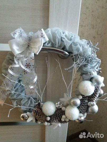 Новогодний венок ручной работы
