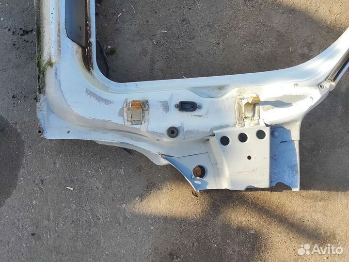 Передняя правая стойка Renault kangoo