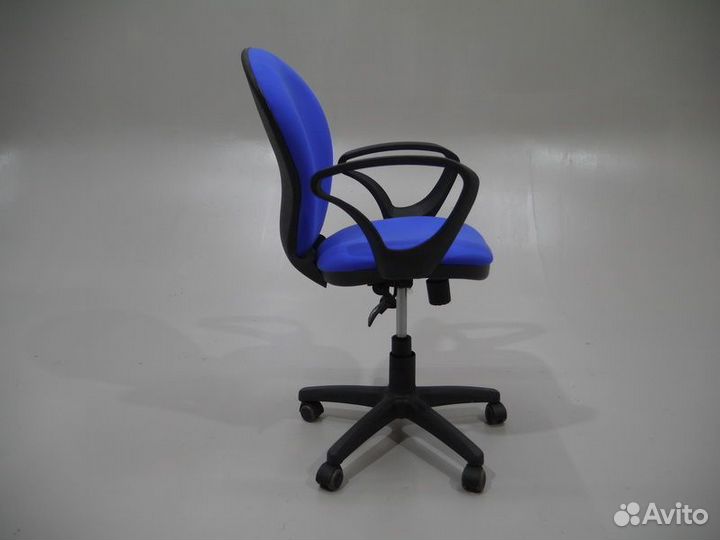 Офисное кресло