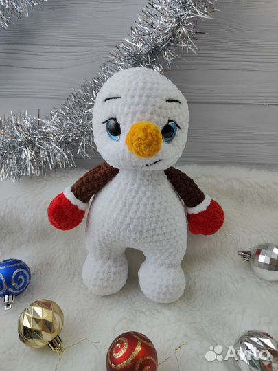 Вязаная игрушка Снеговик